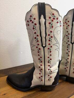 Lucchese Classics Handmade L1018 RARE Cowgirl Boots WM 8B Flower